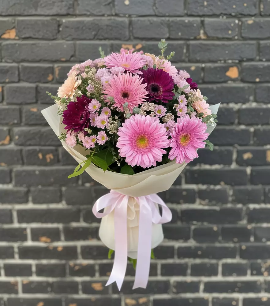 Букет цветов из: Герберы и Хризантемы в Хотьково