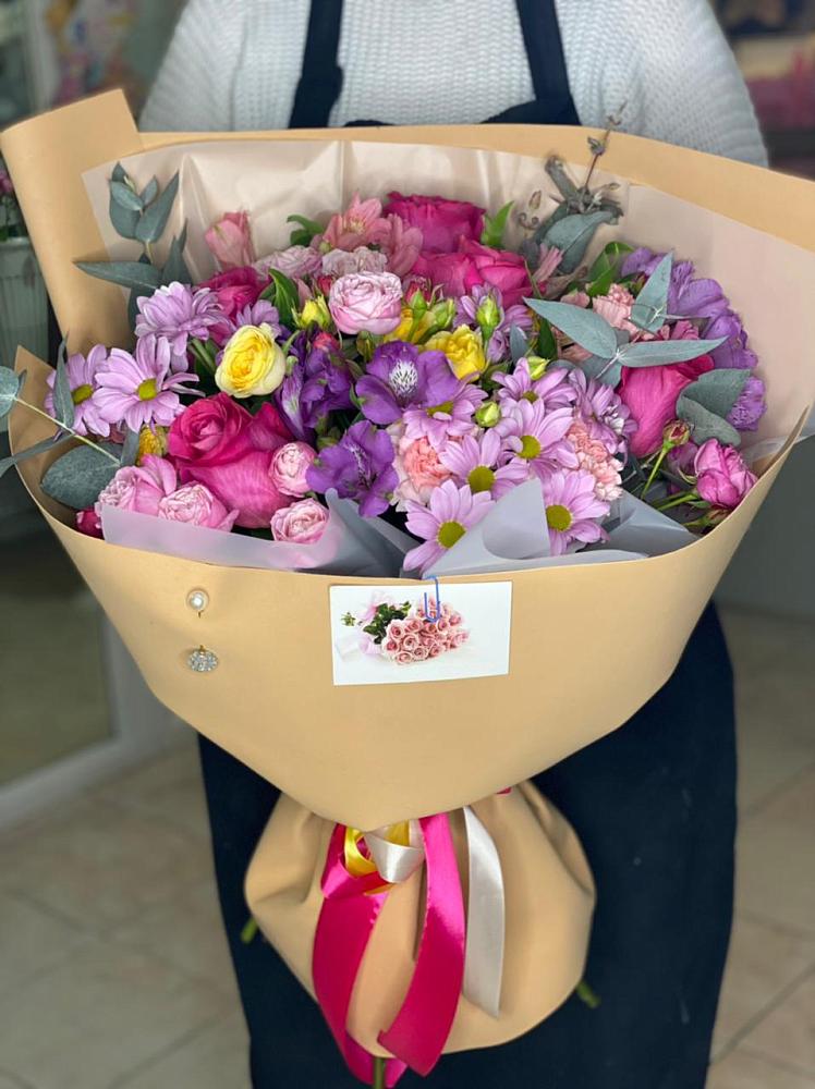 Букет цветов из: Хризантемы, Гвоздики и Альстромерии в Хотьково