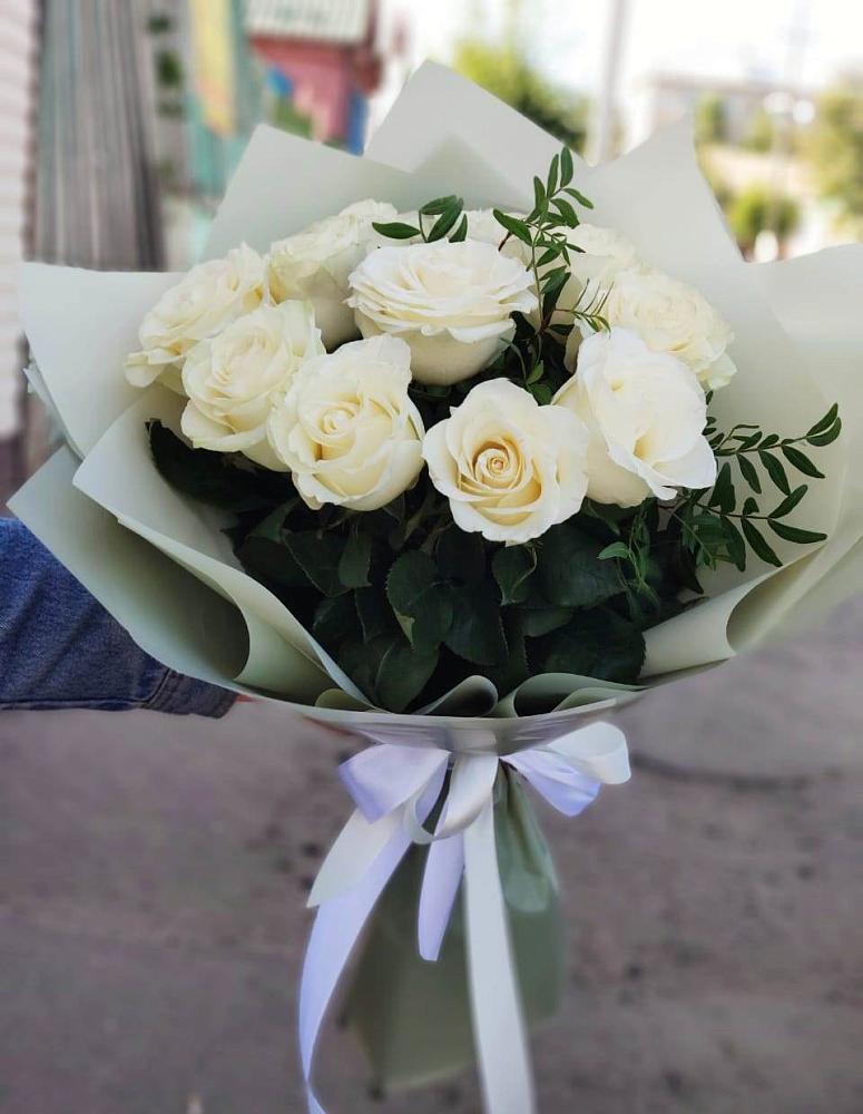 Букет Белые розы Проуд в Хотьково