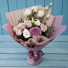 Букет цветов из:  Розы и Лизиантусы в Хотьково