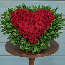 Цветочная композиция из Розы в виде сердца в Хотьково