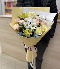 Букет цветов из:  Альстромерии, Розы и Хризантемы в Хотьково