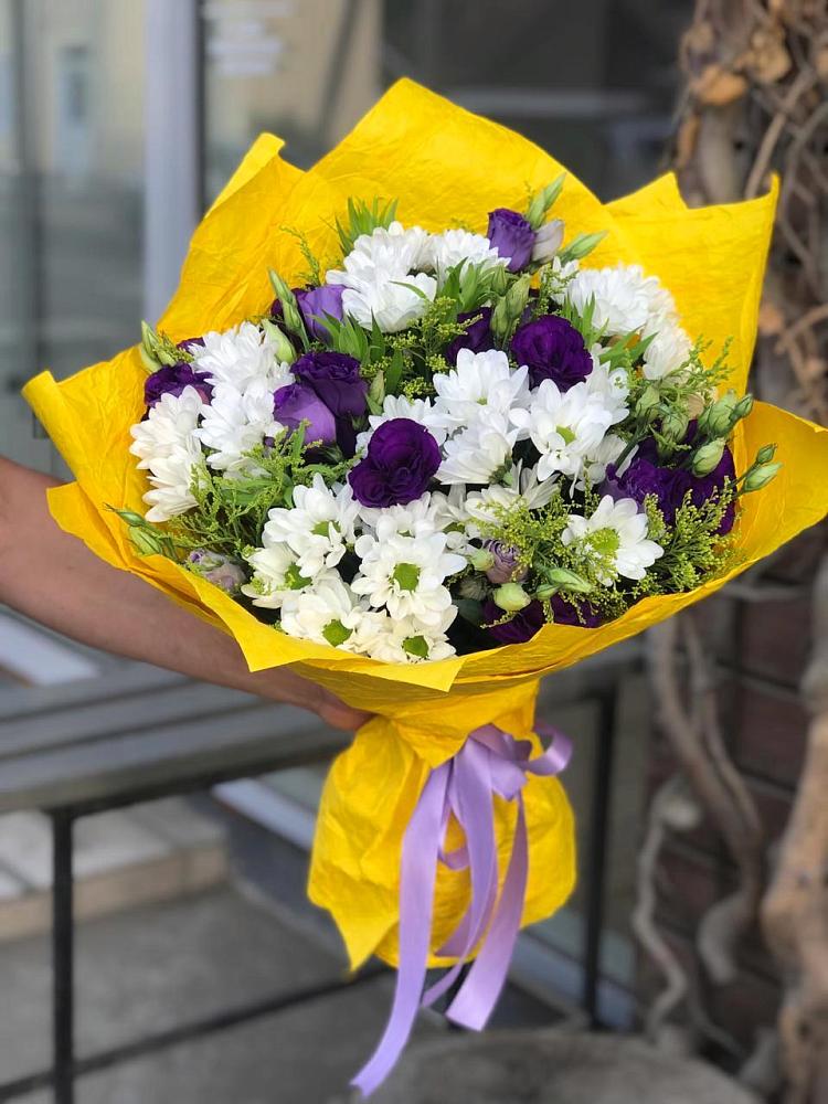 Букет цветов из: Ирисы, Хризантемы и Ромашки в Хотьково