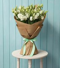 Букет цветов из:  Лизиантусы в Хотьково