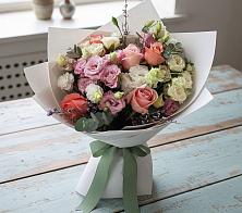 Букет цветов из:  Розы, Лизиантусы и Гвоздики в Хотьково