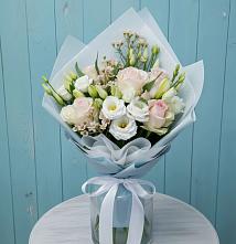 Букет цветов из:  Розы и Лизиантусы в Хотьково
