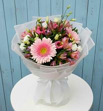 Букет цветов из:  Герберы, Альстромерии и Лизиантусы в Хотьково