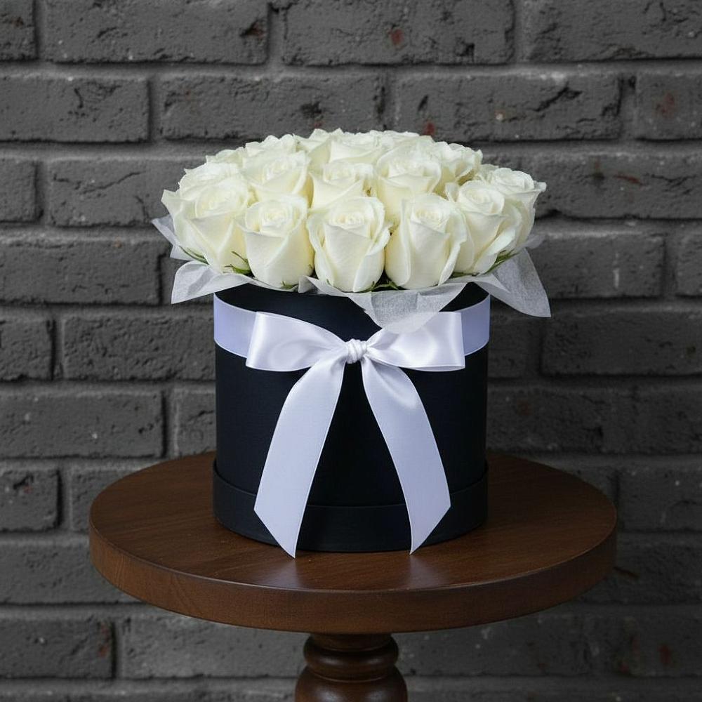 Цветочная композиция из Розы в шляпной коробке в Хотьково