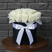 Цветочная композиция из Розы в шляпной коробке в Хотьково